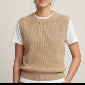 Uniqlo Knit Sweater Vest Size Small Tan Sleeveless